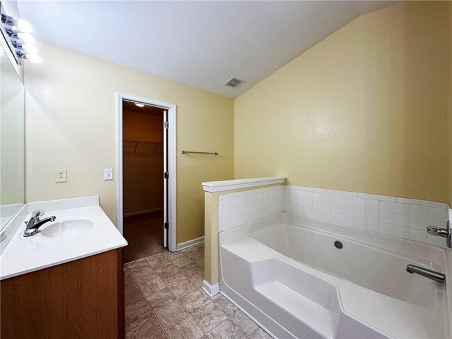 Building Photo - 2282 Spin Drift Way