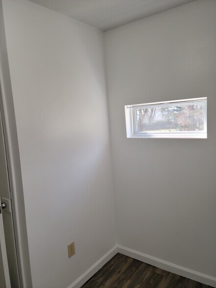 Rear Bedroom - 836 Oak Hill Rd