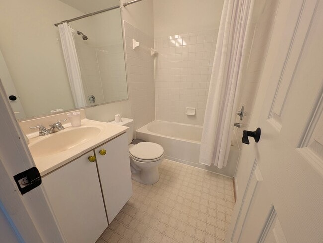 Building Photo - Home Sweet Home