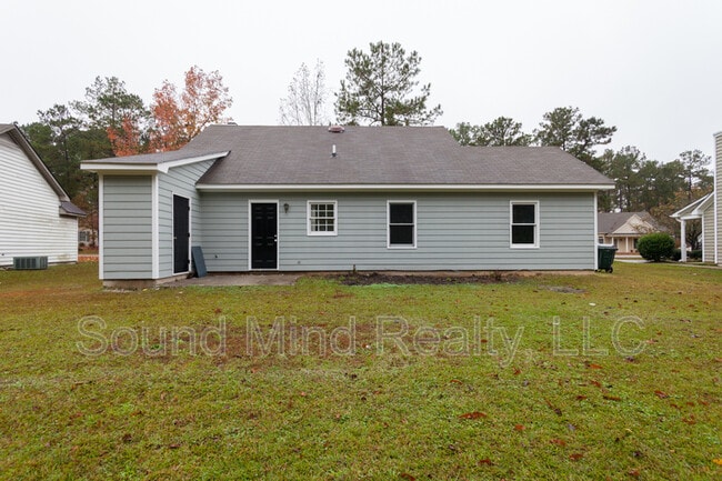 Building Photo - 2113 Tanglewood Rd