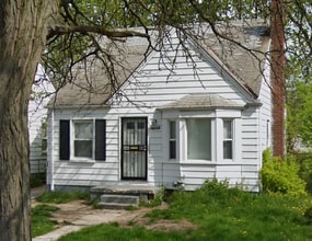 Building Photo - 16053 Lappin St