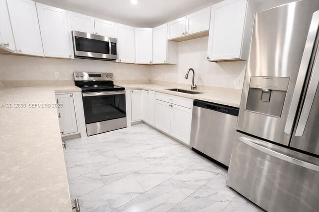 Building Photo - 903 Cypress Terrace