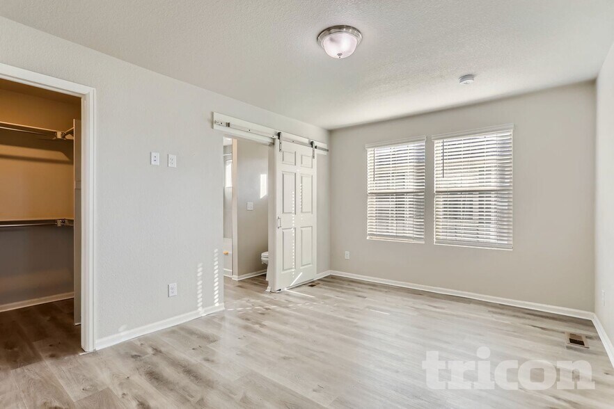 Building Photo - 10550 Waco St