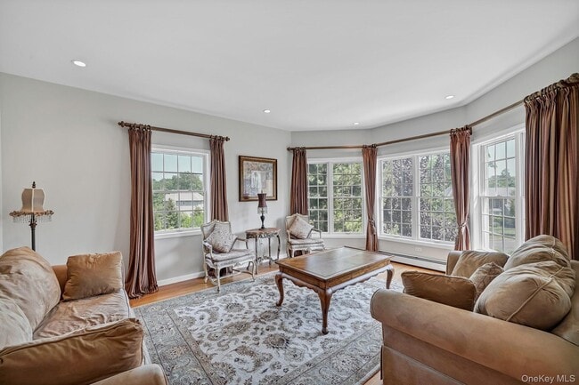 Building Photo - 24 Charnwood Dr