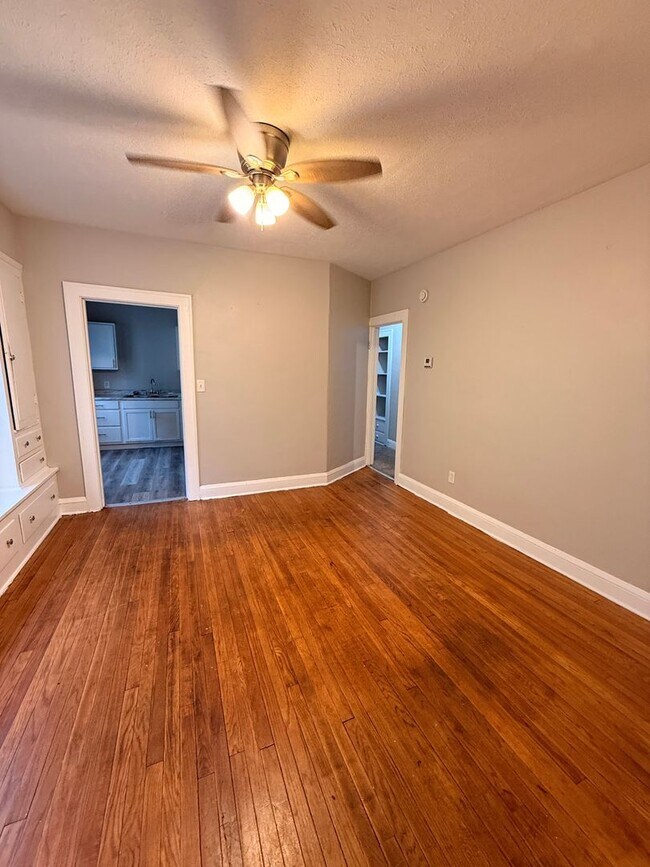 Building Photo - 3645 E 146th St