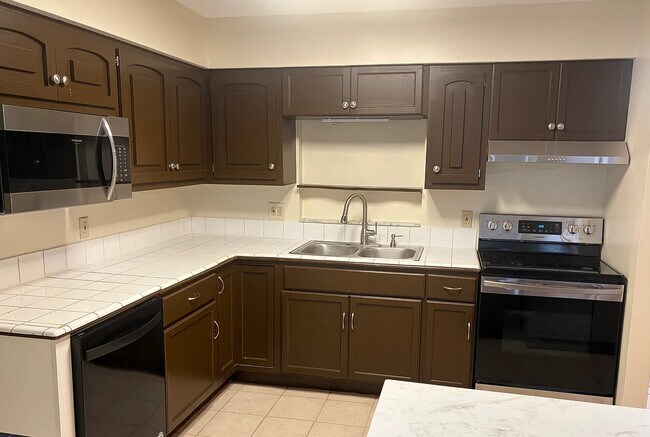 Building Photo - 1134 SE 3rd St