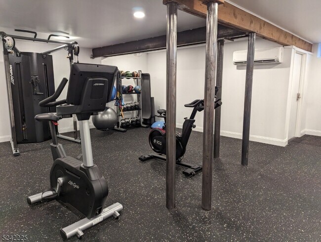 Building Photo - 378 Claremont Ave