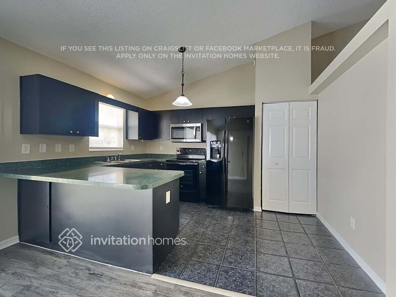 Building Photo - 6380 25 Way S