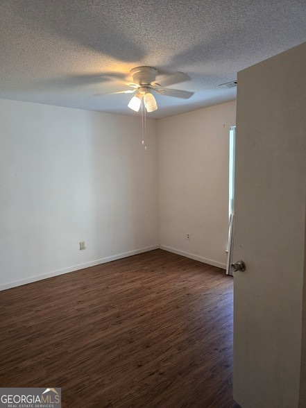 Building Photo - 180 Pinewood Dr