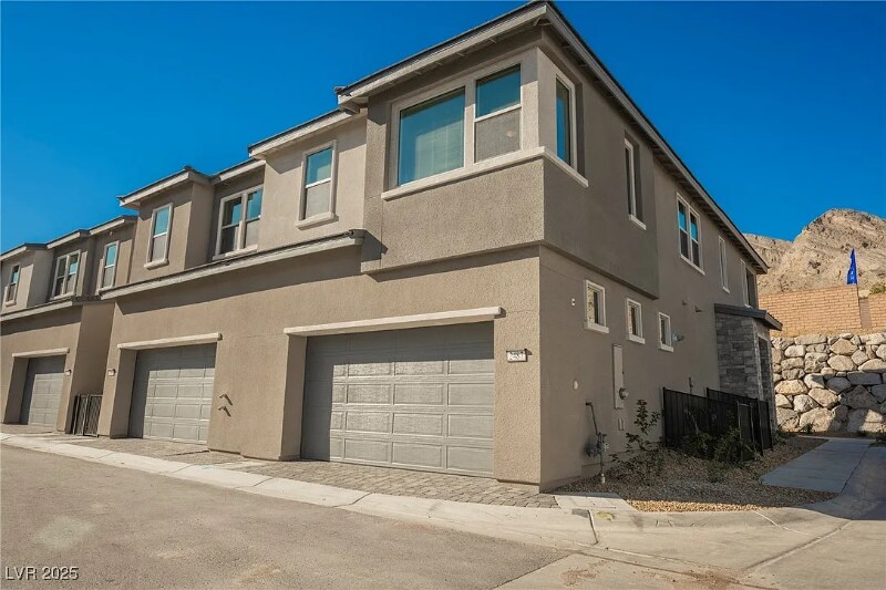 Building Photo - 2487 Altitude St