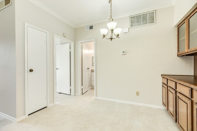 Building Photo - 921 Marine Dr