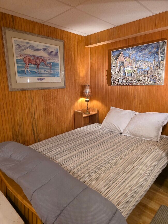 Building Photo - 529 Valley Rd