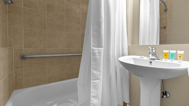 Building Photo - 14545 Damai Ln