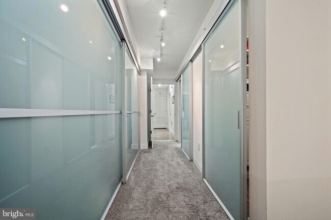 Building Photo - 616 E Street NW Unit 256