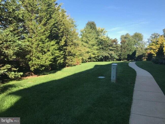 Building Photo - 6491 Cheyenne Dr