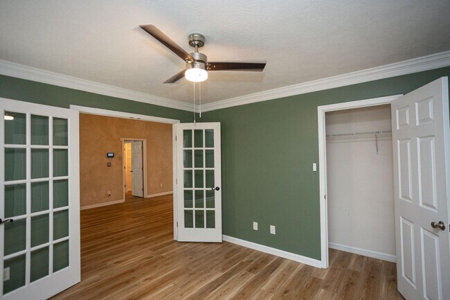 Building Photo - 6053 Sanibel Dr