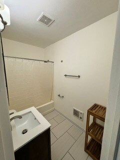 Building Photo - 1828 Parmenter St