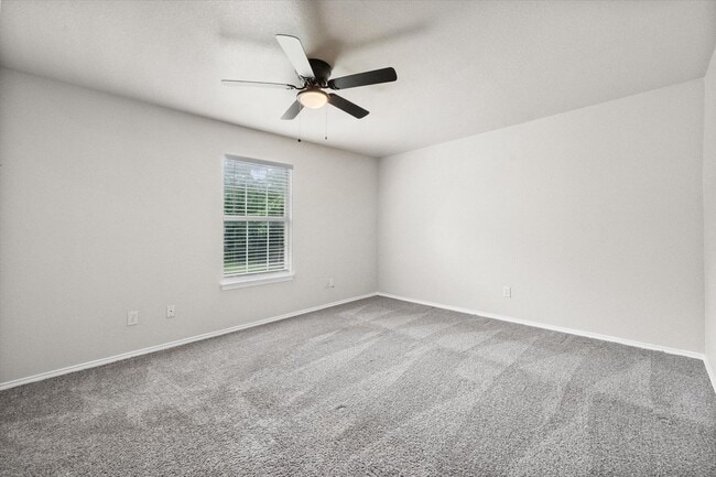 Building Photo - 612 Kings Way Dr