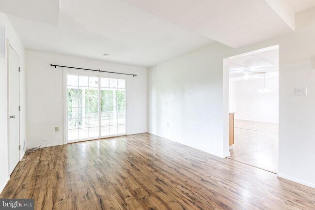 Building Photo - 2249 Four Seasons Dr
