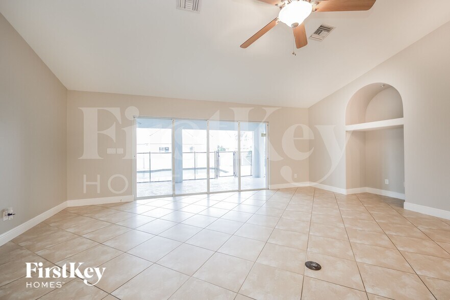 Building Photo - 346 NE 23rd St