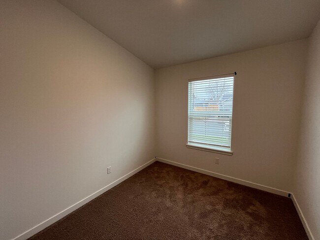 Building Photo - Newly Constructed Four Bedroom Home