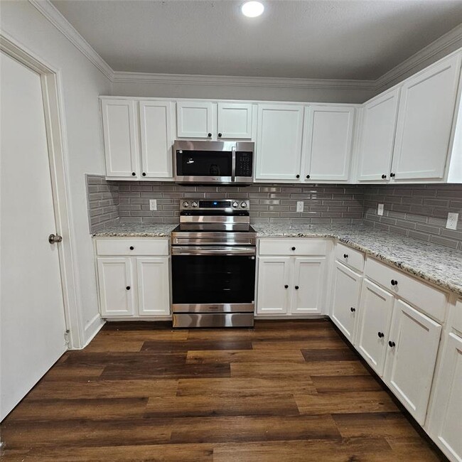 Building Photo - 109 Sydney's Way