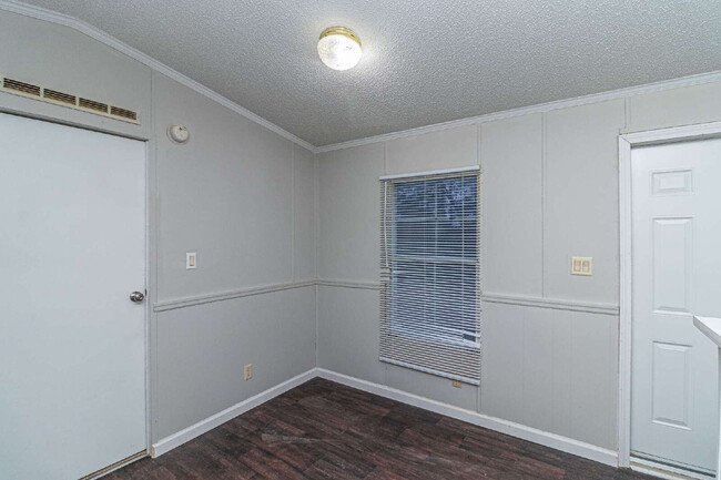 Building Photo - 3 Bedroom, 2 Bathroom mobile home in Pikeville *Trash pick-up included*