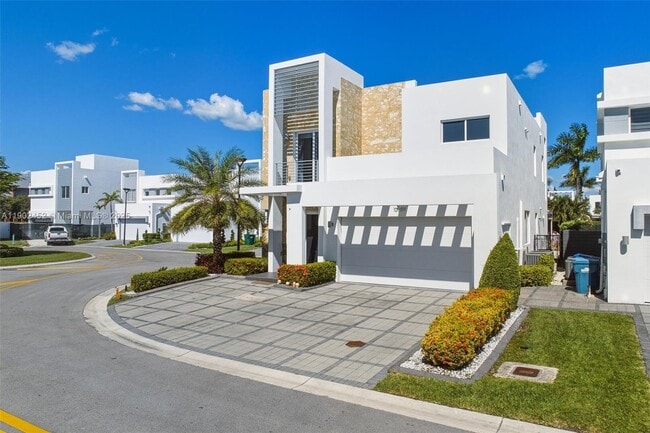 Primary Photo - 10359 NW 67th Terrace