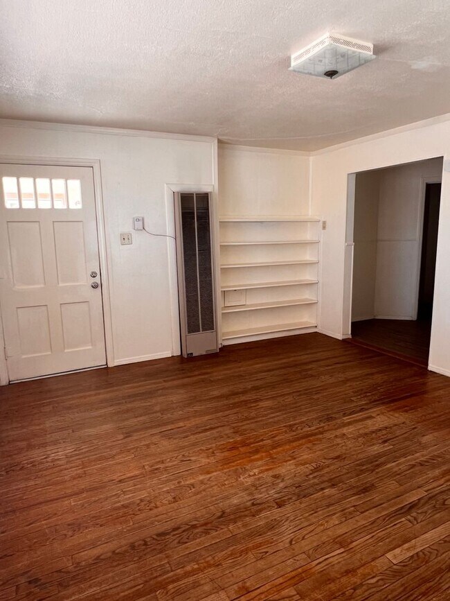 Building Photo - 3rd Street Duplex