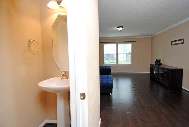 Building Photo - 18110 Rexine Ln