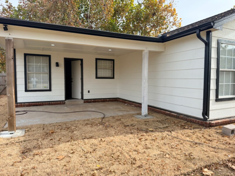 Building Photo - 6128 S Madison Pl