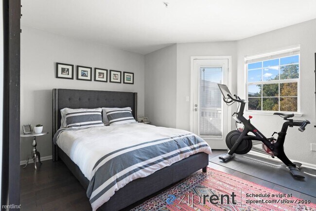 Building Photo - 3 br, 2 bath Townhome - 137 Margo Drive, M...