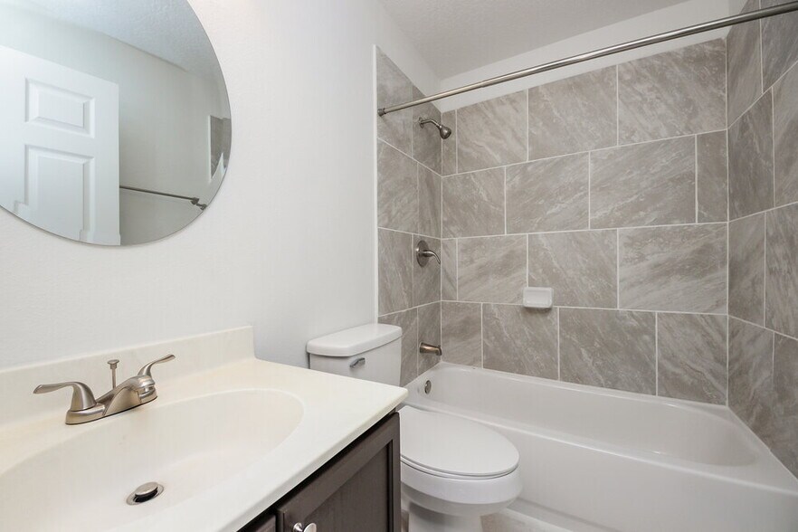 Building Photo - 4017 Coralbrooke Grove