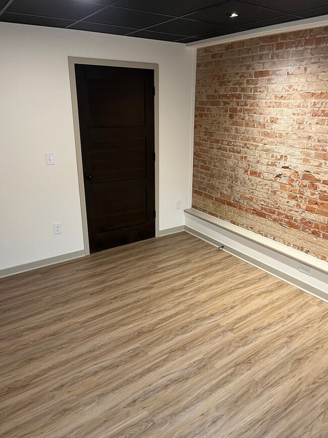 Building Photo - 201 Paquin St E