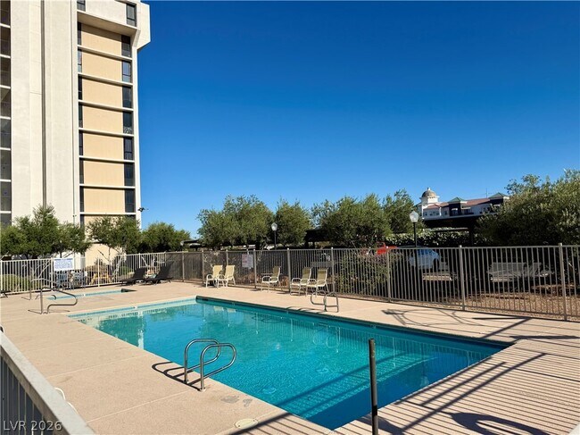 Building Photo - 3930 University Center Dr