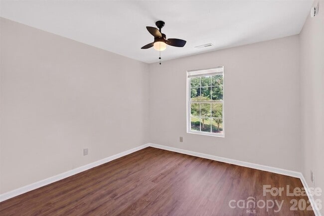 Building Photo - 458 Settlers Ridge Dr