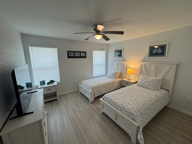 Building Photo - 10200 W Fishbowl Dr