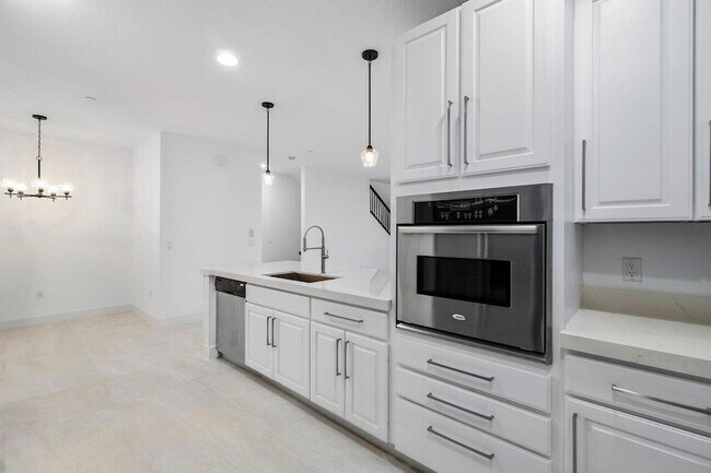Building Photo - 4886 NW 16th Ave