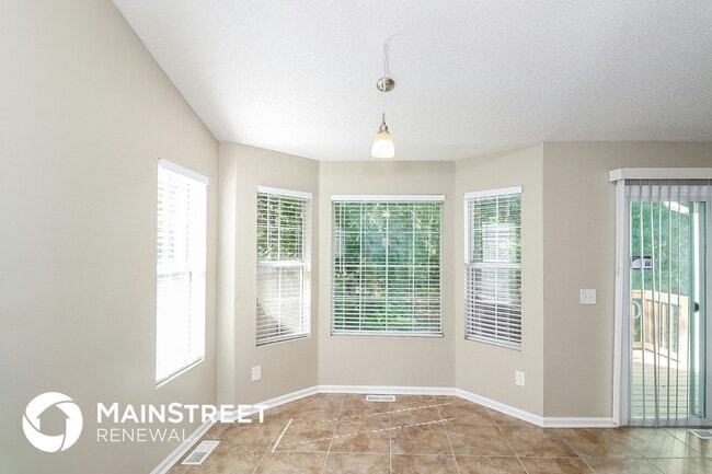 Building Photo - 1826 Killarney Dr SW