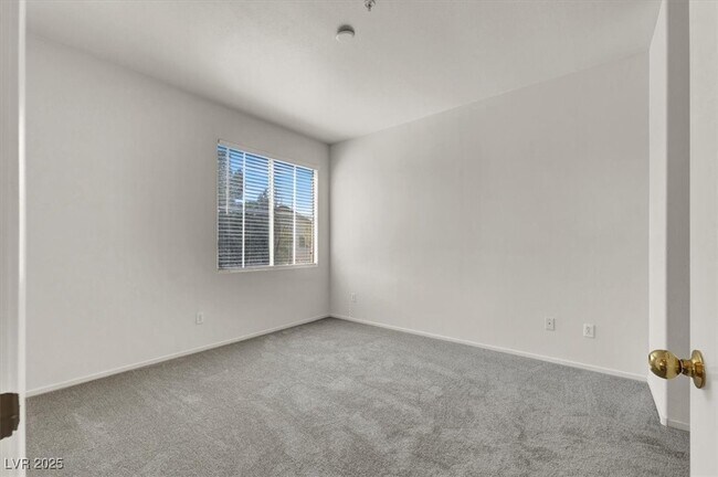 Building Photo - 9050 W Warm Springs Rd