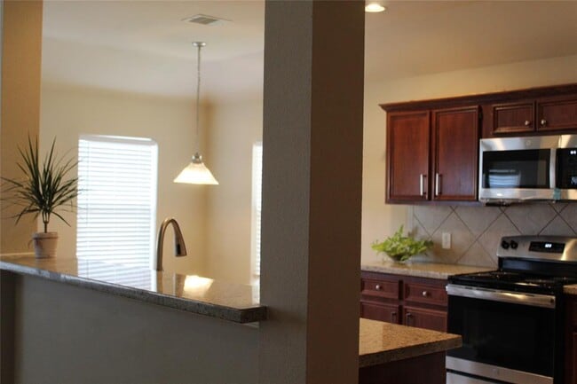 Building Photo - 22852 Lantern Hills Dr