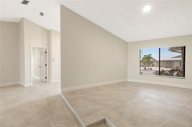 Building Photo - 5008 S Shore Dr