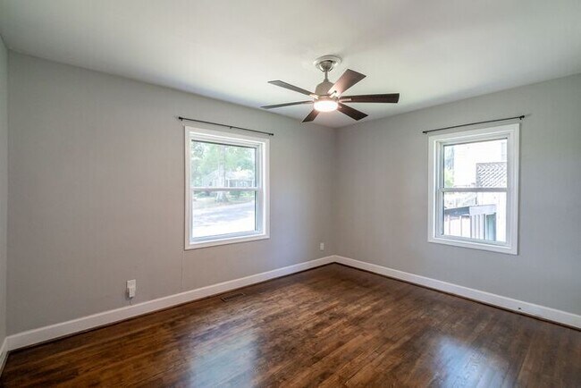 Building Photo - Charming Renovated 2BR Home in Revolution Park – Minutes from Uptown Charlotte!