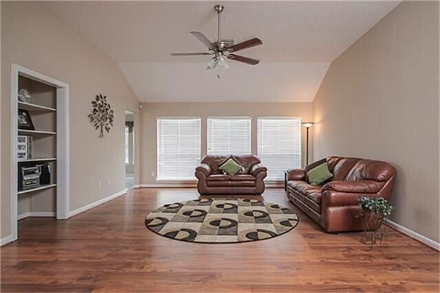 Building Photo - 7210 Greenwood Point Dr