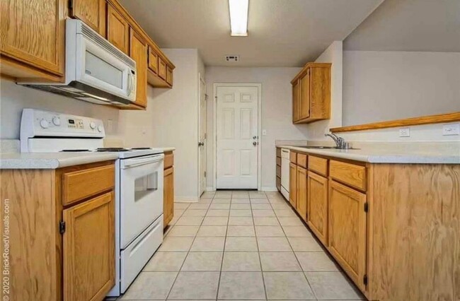 Building Photo - 32 Watson Dr