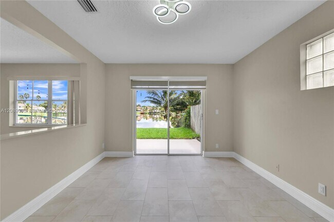 Building Photo - 8291 SW 44th Pl