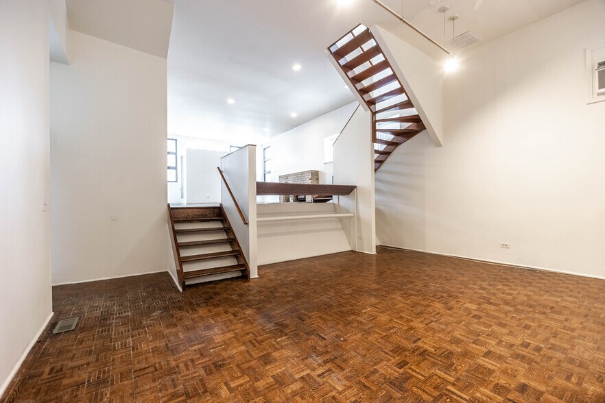 Building Photo - 2059 N Clifton Ave