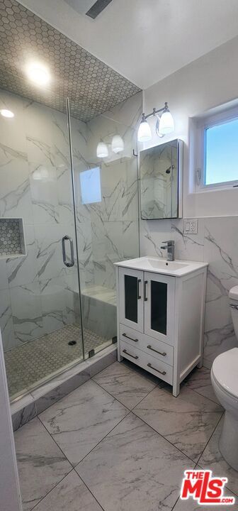 Building Photo - 2041 Linnington Ave