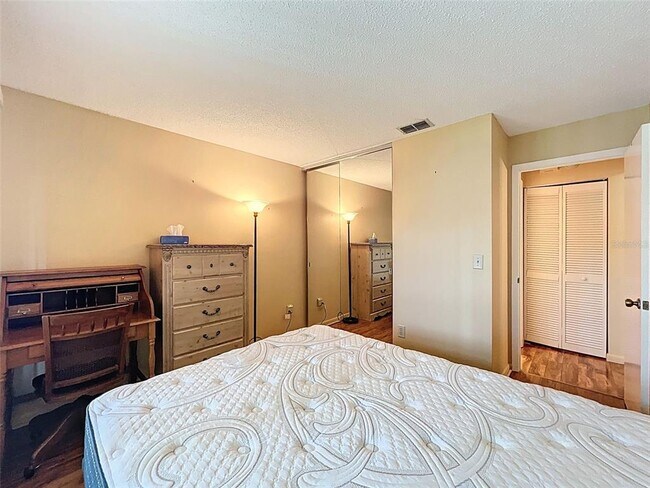 Building Photo - 6533 Spring Flower Dr