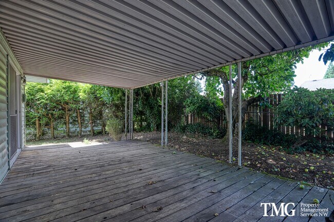 Building Photo - Charming single-family home!